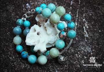 Браслет на замке из натуральных камней