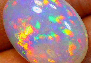 Яркий эфиопский кристальный опал, 4,75 карата