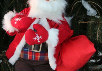 Ну куда же без дедульки