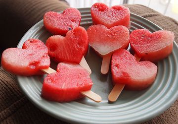 ДЕКОРИРУЕМ СТОЛ - ПОДЕЛКИ ИЗ АРБУЗА!