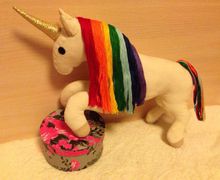 Радужный единорог