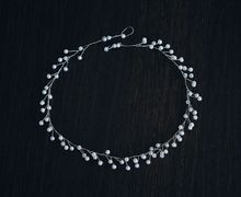 Тонкий венок-ободок из бусин