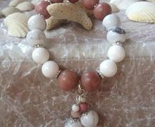 Браслет на резинке из натуральных камней