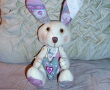 Заяц Бася с сердечком.