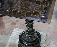 Журнальный стол из Автозапчастей.