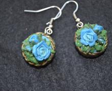 серьги с розами