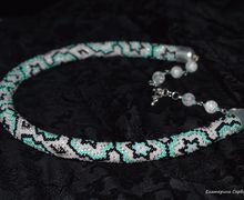 Бисерное колье "Мятный лёд"