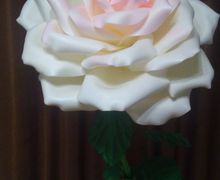Интерьерная  роза