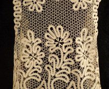 Жилет кружевной