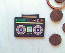 Значок деревянный "Бумбокс"