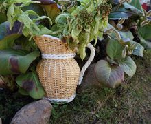 Плетеный кувшин