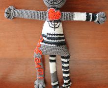 Вязаная игрушка " Влюбленный Кот"