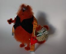 Кот рукодельник