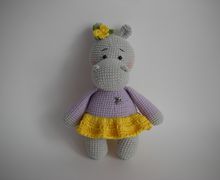 Игрушка вязаная бегемотиха "Глаша"