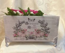 Шикарный букет из роз в эксклюзивном коробе ручной работы