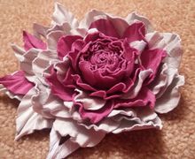 Брошь "Малина со сливками". Натуральная кожа.