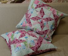 Комплект декоративных диванных подушек "Вертушка"