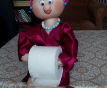 Кукла-держатель туалетной бумаги