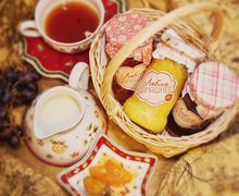 Набор домашнего варенья и фруктовых сгущенок