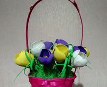 Корзинка с крокусами