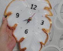 Часы листик