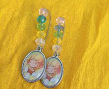 Серьги с изображением милой девочки☺️