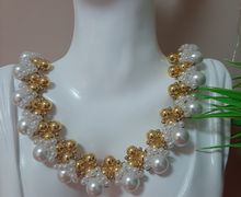 Колье из бисин и бисера