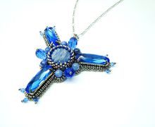 Синий кулон с кианитоми кристаллами Ледяная Королева