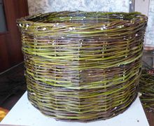 Корзина на клумбу