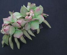 Украшение для волос на гребне из фоамирана и полимерной глины