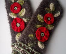 Варежки с маками