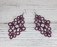 Кружевные серьги в технике фриволите
