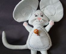 Игрушки, вышитые на машине