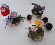 Мышонок на пенёчке.