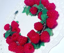 Браслет с малиной