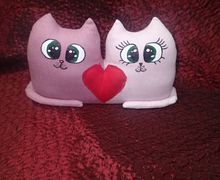 Котики парочка с сердцем.