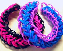 Как плести браслет из резинок. Гайд для начинающих с примерами