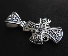 Серебряный кельтский крест с натуральным гранатом