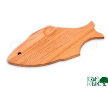 Доска для подачи блюд в форме рыбы - бук
