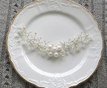 Веточка в прическу