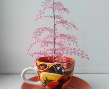 Розовое деревце из бисера