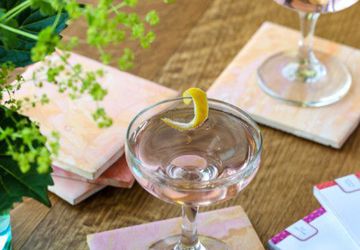 Мраморные подстаканники