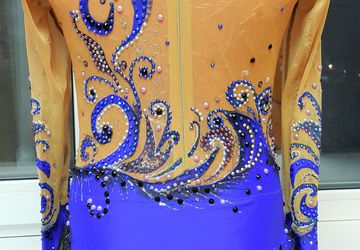 Платье для фигурного катания.