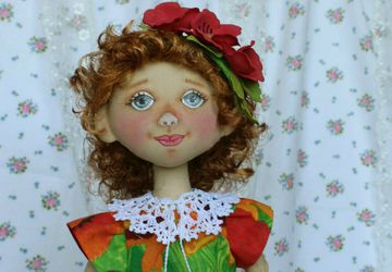 Текстильная игровая куколка Аришка.