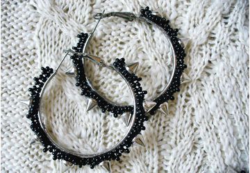 Серьги с шипами