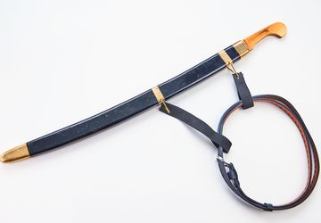 Шашка в ножнах (дерево)