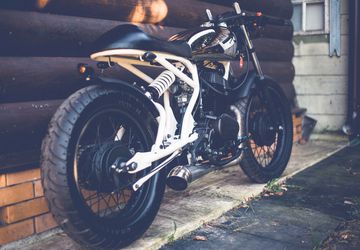 Custom bike cafe racer