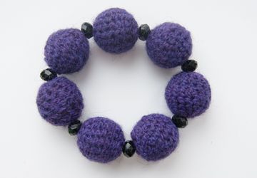 Браслет вязаный фиолетовый