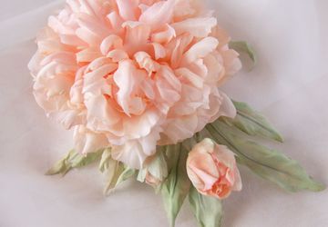 Брошь и заколка для волос в одном Пион Персиковое Настроение