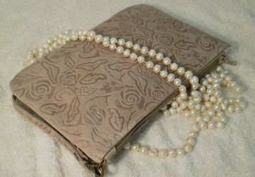 Клатч "Цветочный" из натуральной кожи, бежевый